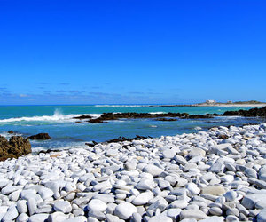 The Pebbled Beach, Suiderstrand